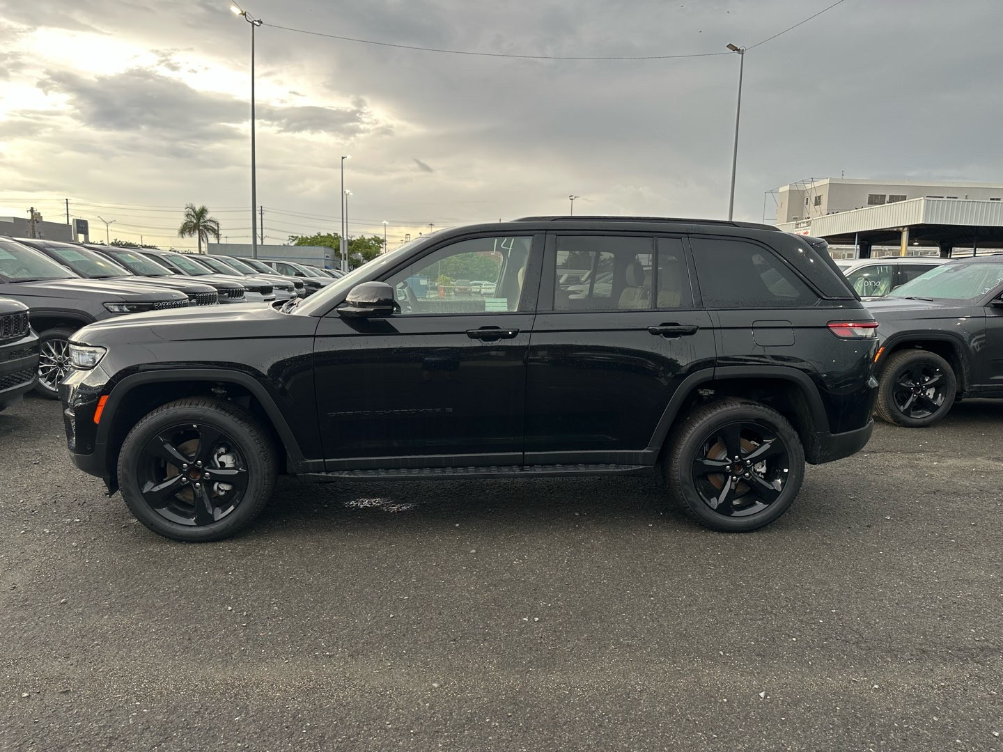 jeep grand cherokee 2023 1C4RJGBG9P8846274 image jeep grand cherokee 2023 1C4RJGBG9P8846274 image